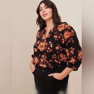 Torrid | Crepe Blouse with Chain (Size 1)